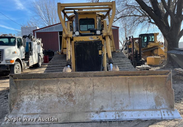 image for item IJ9527 1986 Caterpillar D6H LGP Series II  dozer