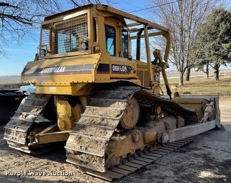 image for item IJ9527 1986 Caterpillar D6H LGP Series II  dozer