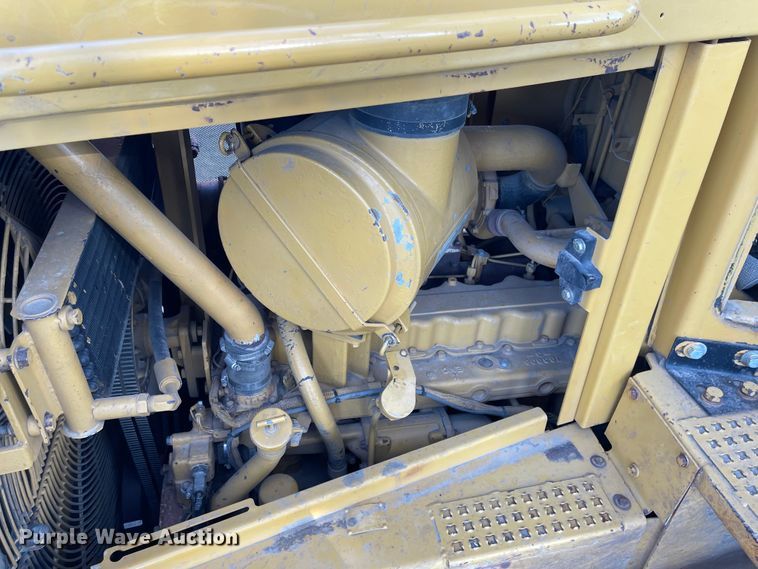 image for item IJ9527 1986 Caterpillar D6H LGP Series II  dozer