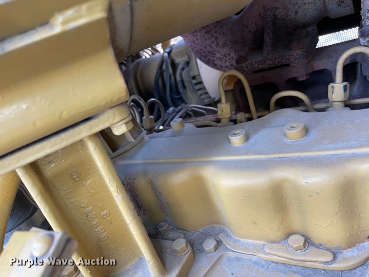 image for item IJ9527 1986 Caterpillar D6H LGP Series II  dozer