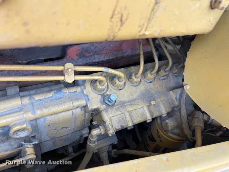 image for item IJ9527 1986 Caterpillar D6H LGP Series II  dozer