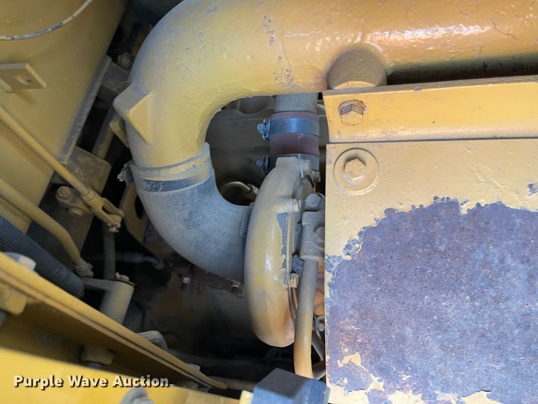 image for item IJ9527 1986 Caterpillar D6H LGP Series II  dozer