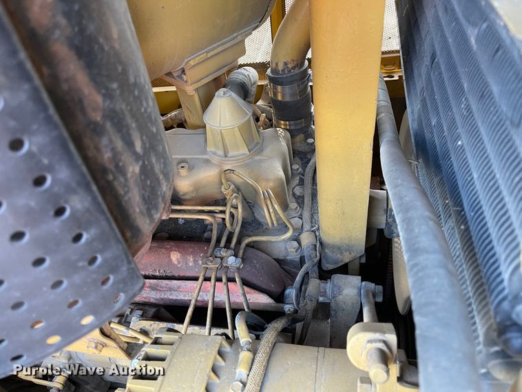 image for item IJ9527 1986 Caterpillar D6H LGP Series II  dozer