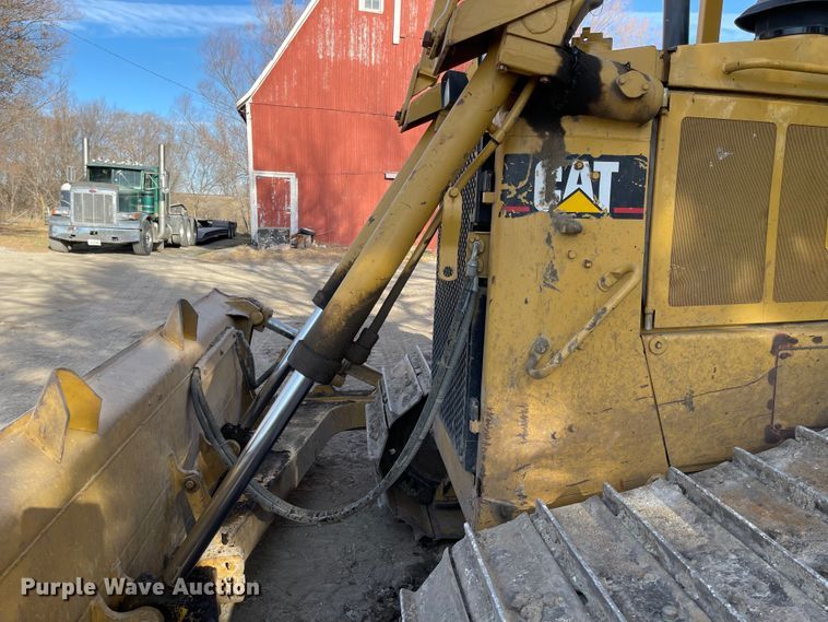 image for item IJ9527 1986 Caterpillar D6H LGP Series II  dozer