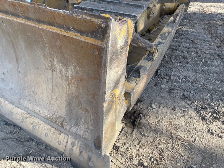 image for item IJ9527 1986 Caterpillar D6H LGP Series II  dozer