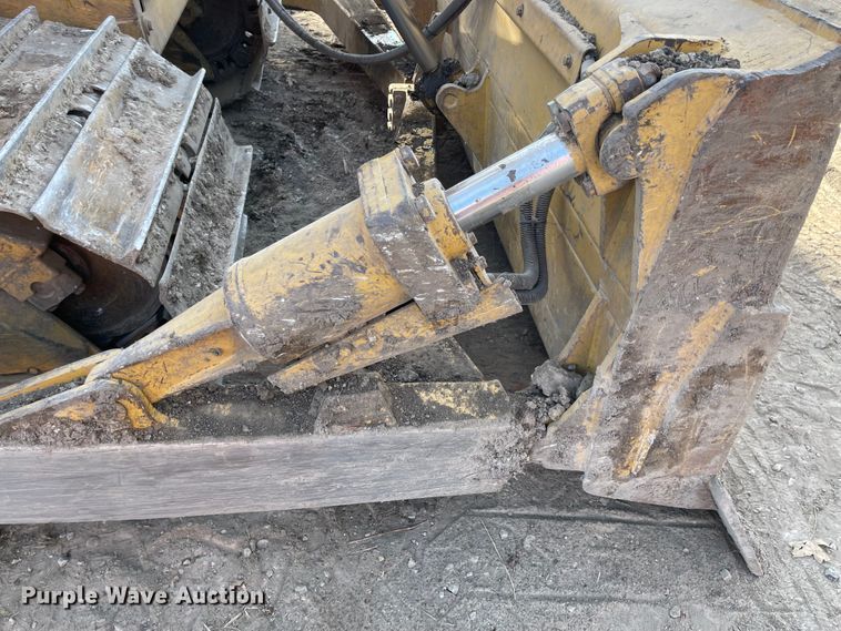 image for item IJ9527 1986 Caterpillar D6H LGP Series II  dozer