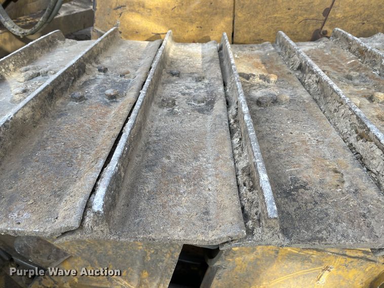 image for item IJ9527 1986 Caterpillar D6H LGP Series II  dozer