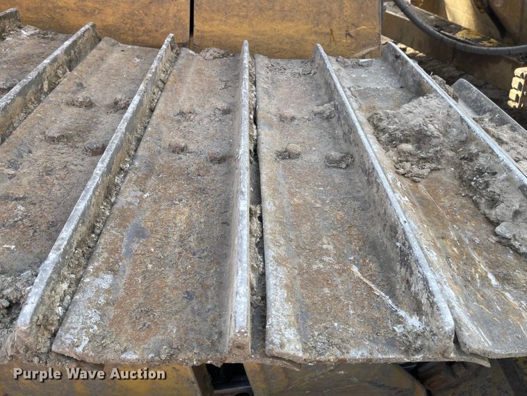 image for item IJ9527 1986 Caterpillar D6H LGP Series II  dozer