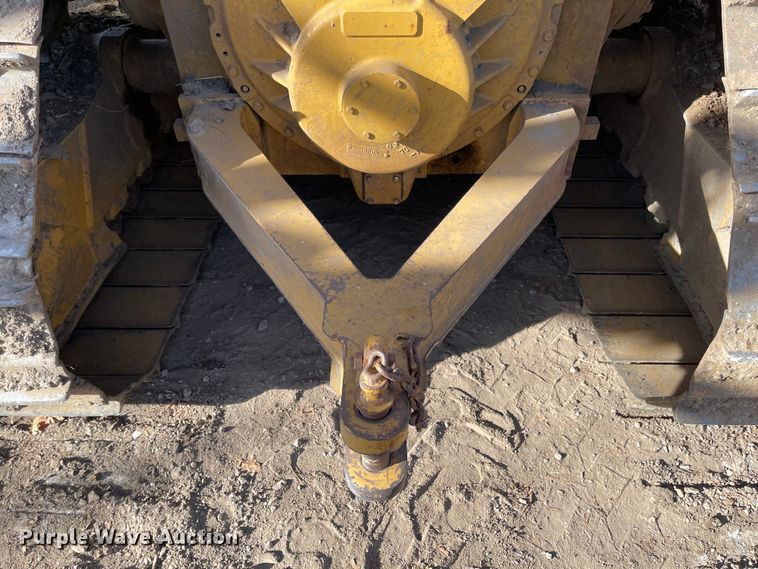 image for item IJ9527 1986 Caterpillar D6H LGP Series II  dozer