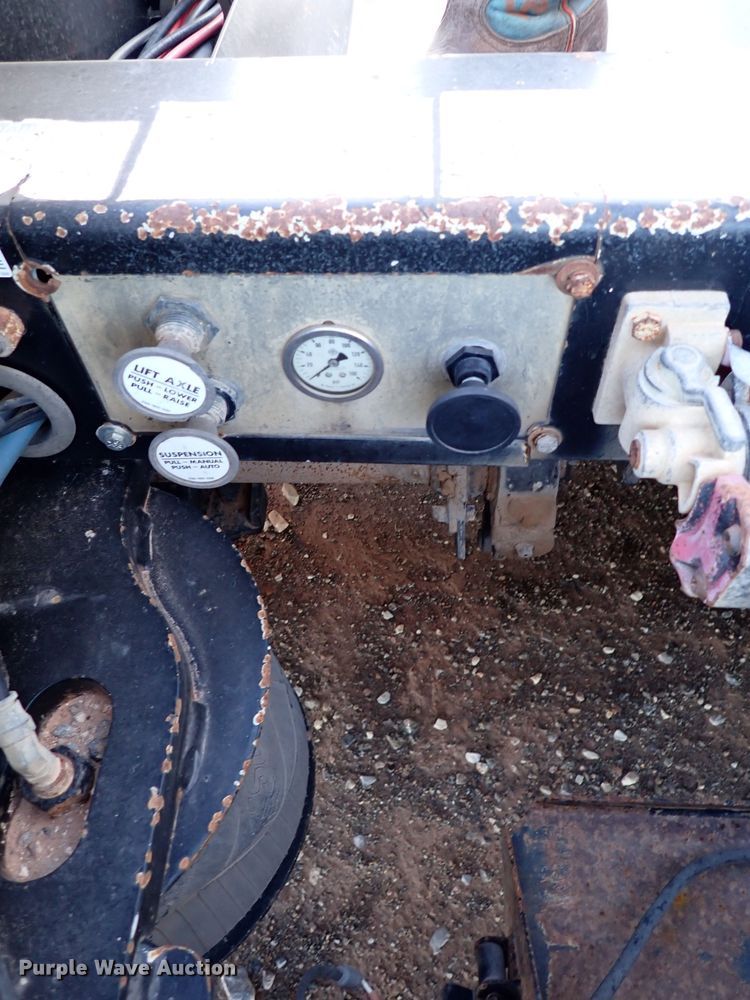 image for item IS9277 2012 Trail King TK110HDG-1-553  lowboy equipment trailer