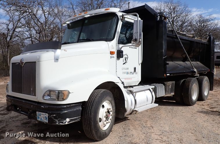 image for item IS9287 2003 International 9200i  dump truck