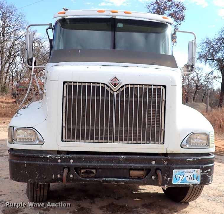 image for item IS9287 2003 International 9200i  dump truck