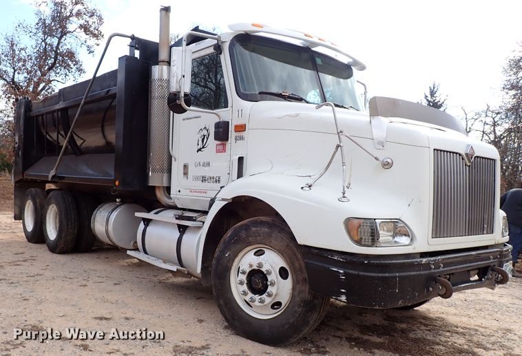 image for item IS9287 2003 International 9200i  dump truck