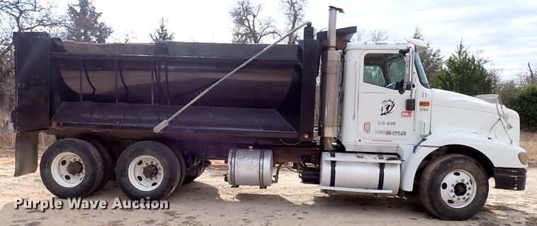 image for item IS9287 2003 International 9200i  dump truck