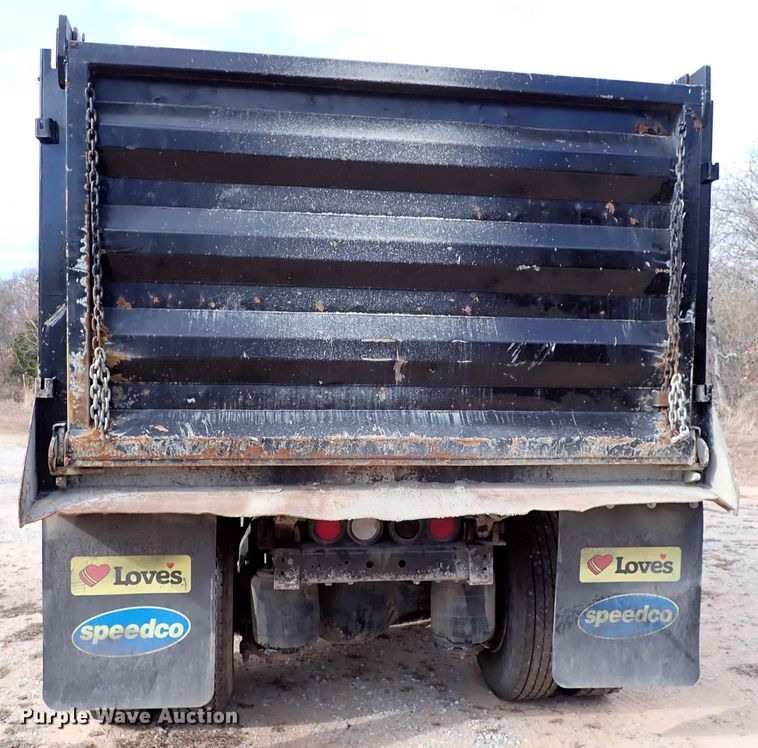 image for item IS9287 2003 International 9200i  dump truck