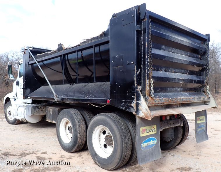 image for item IS9287 2003 International 9200i  dump truck