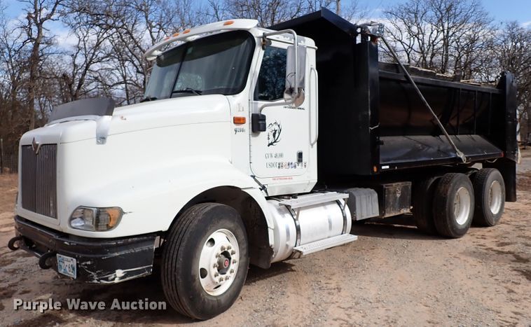 image for item IS9287 2003 International 9200i  dump truck