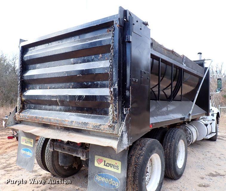 image for item IS9287 2003 International 9200i  dump truck