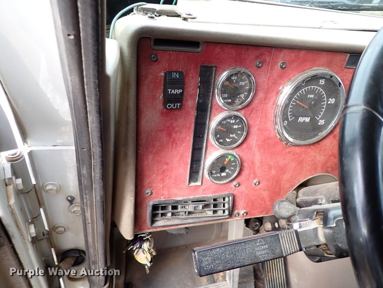 image for item IS9287 2003 International 9200i  dump truck