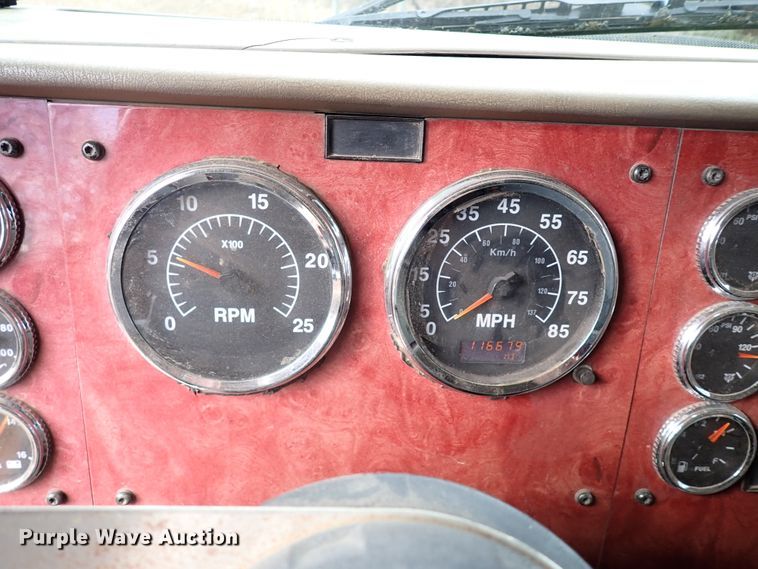 image for item IS9287 2003 International 9200i  dump truck