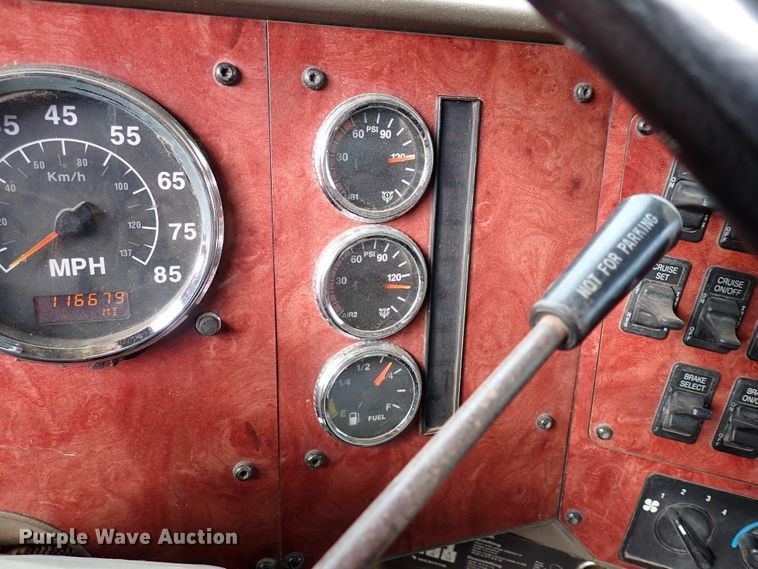 image for item IS9287 2003 International 9200i  dump truck