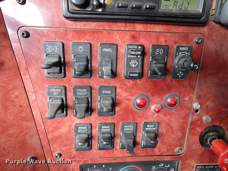 image for item IS9287 2003 International 9200i  dump truck