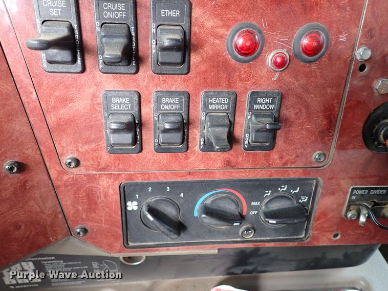 image for item IS9287 2003 International 9200i  dump truck