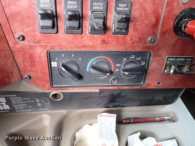 image for item IS9287 2003 International 9200i  dump truck