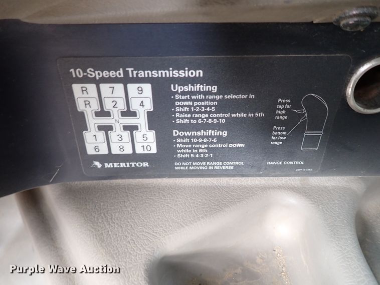 image for item IS9287 2003 International 9200i  dump truck