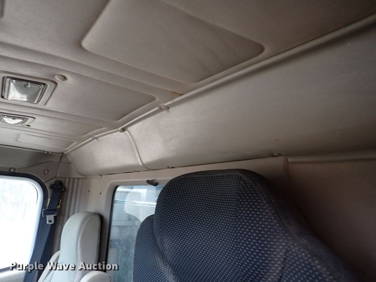 image for item IS9287 2003 International 9200i  dump truck