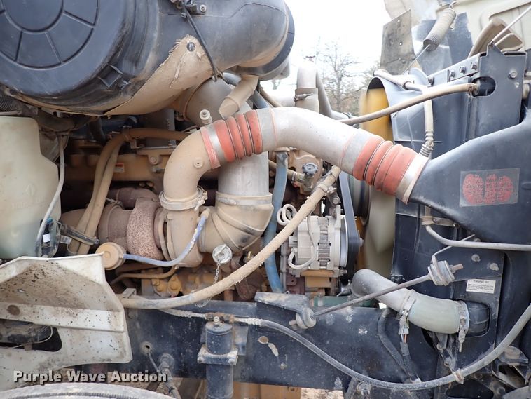 image for item IS9287 2003 International 9200i  dump truck