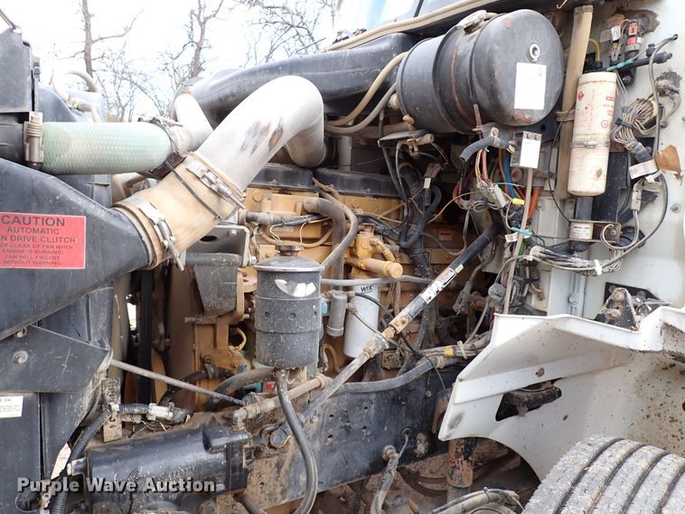 image for item IS9287 2003 International 9200i  dump truck