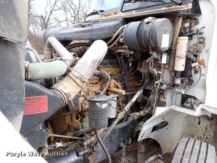 image for item IS9287 2003 International 9200i  dump truck