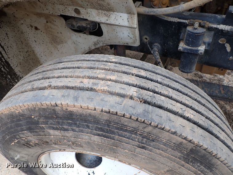 image for item IS9287 2003 International 9200i  dump truck