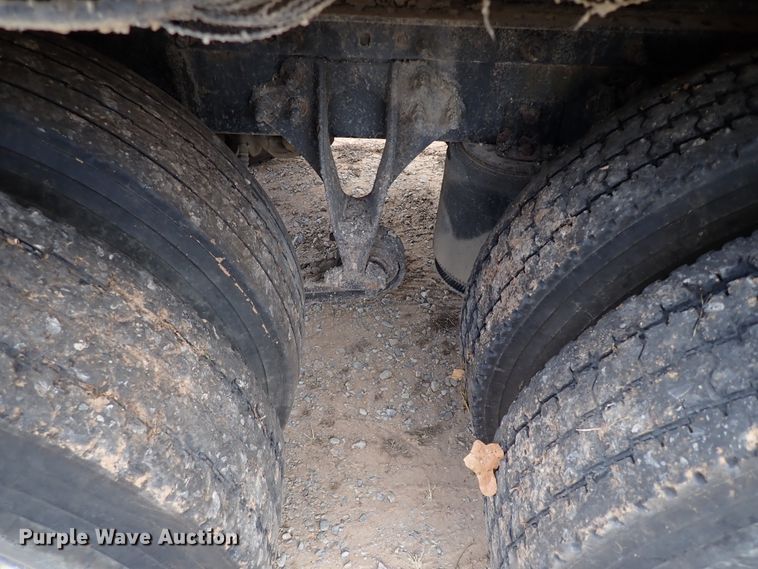 image for item IS9287 2003 International 9200i  dump truck