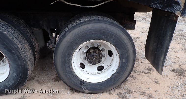 image for item IS9287 2003 International 9200i  dump truck