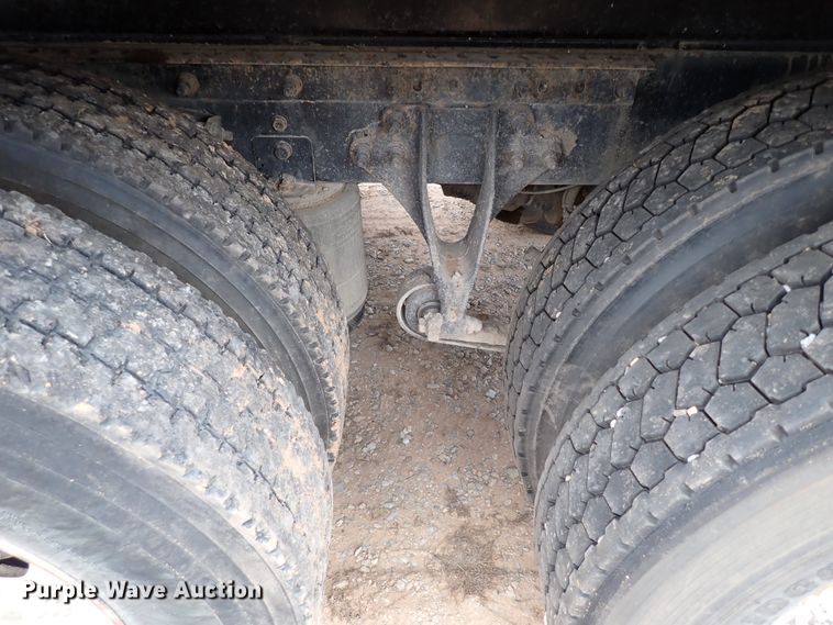 image for item IS9287 2003 International 9200i  dump truck