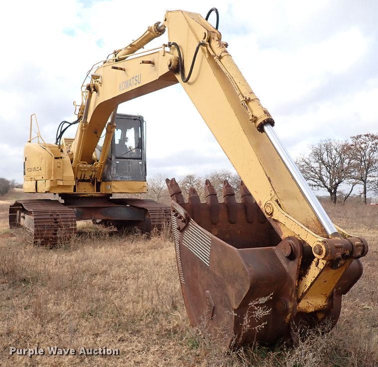 image for item IS9307 2000 Komatsu PC228USLC-2  excavator