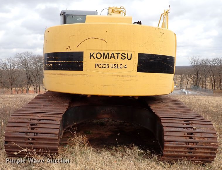 image for item IS9307 2000 Komatsu PC228USLC-2  excavator