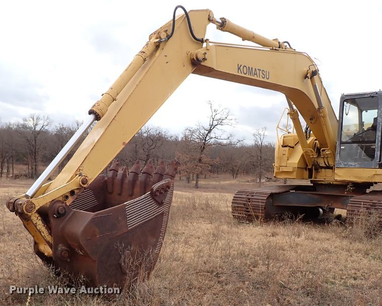 image for item IS9307 2000 Komatsu PC228USLC-2  excavator