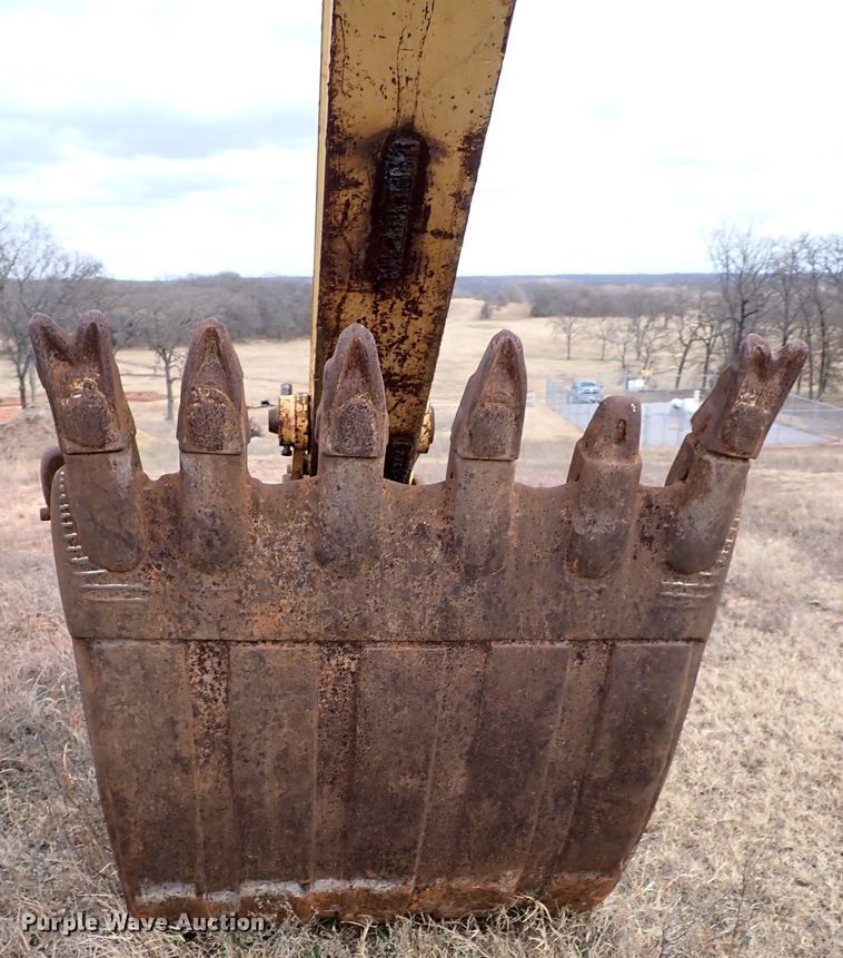 image for item IS9307 2000 Komatsu PC228USLC-2  excavator