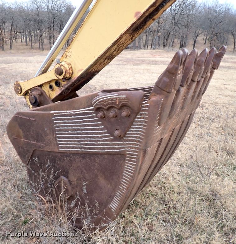 image for item IS9307 2000 Komatsu PC228USLC-2  excavator