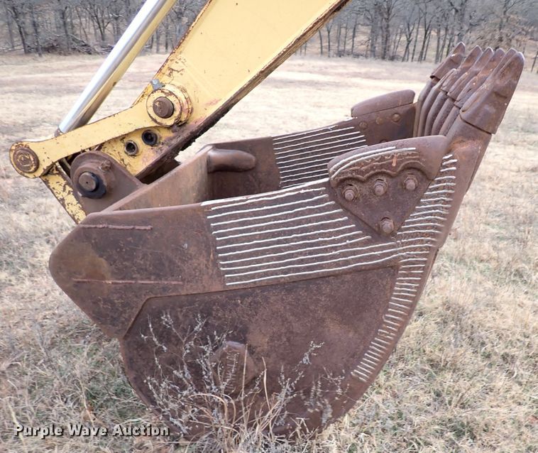 image for item IS9307 2000 Komatsu PC228USLC-2  excavator