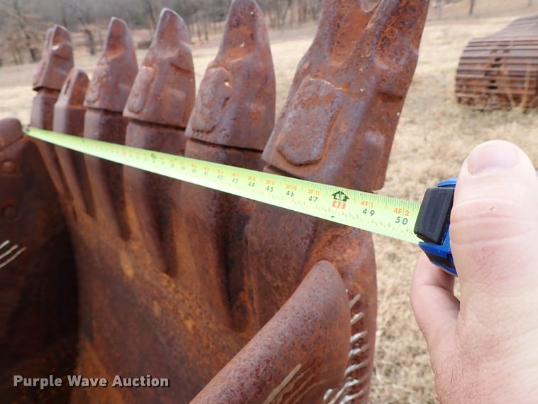 image for item IS9307 2000 Komatsu PC228USLC-2  excavator