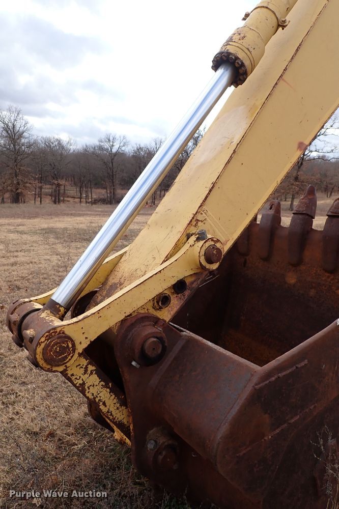 image for item IS9307 2000 Komatsu PC228USLC-2  excavator