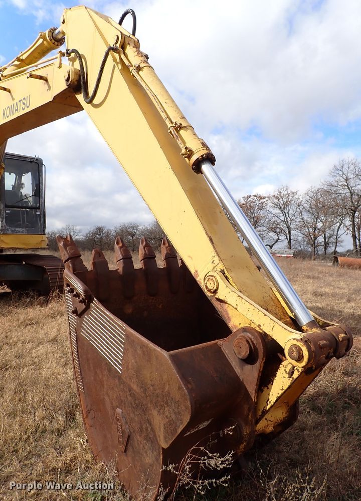 image for item IS9307 2000 Komatsu PC228USLC-2  excavator