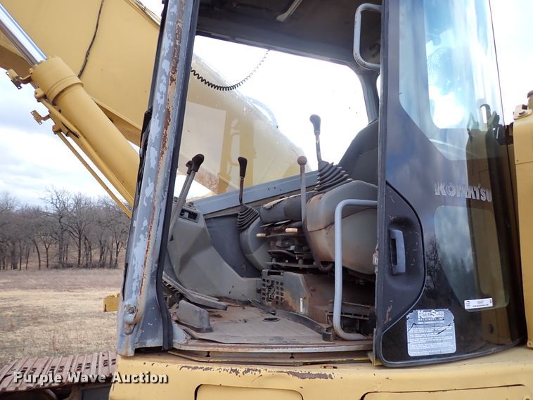 image for item IS9307 2000 Komatsu PC228USLC-2  excavator