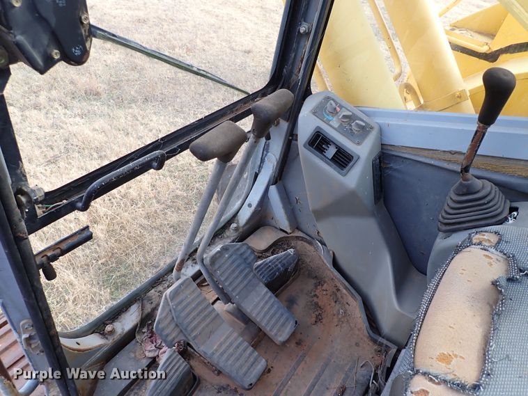 image for item IS9307 2000 Komatsu PC228USLC-2  excavator