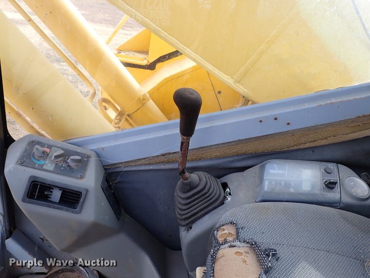 image for item IS9307 2000 Komatsu PC228USLC-2  excavator