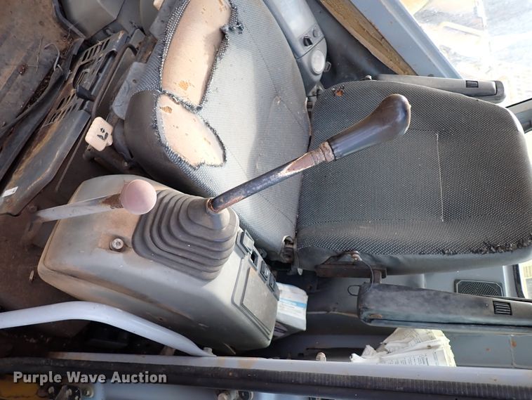 image for item IS9307 2000 Komatsu PC228USLC-2  excavator